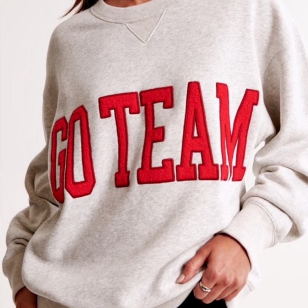 New! Abercrombie & Fitch GO TEAM Crewneck, Medium